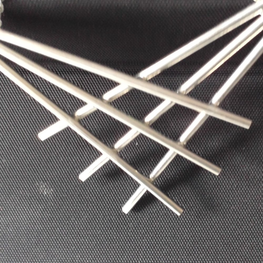 SILVER MODERN NECKLACE